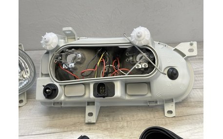 Фары передние Volkswagen Golf 3