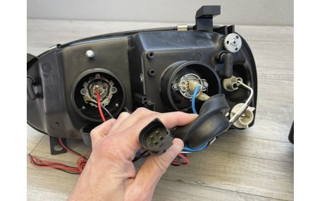 Фары передние Volkswagen Golf 3