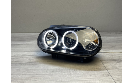 Фары передние Volkswagen Golf 4
