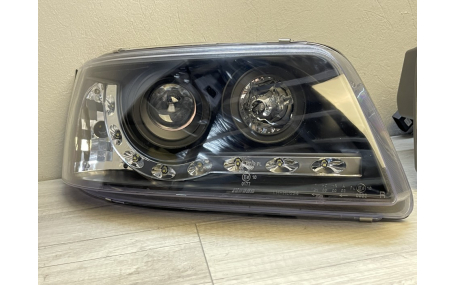 Фары передние Volkswagen T5