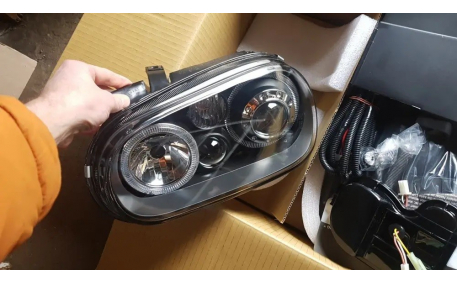 Фары передние Volkswagen Golf 4