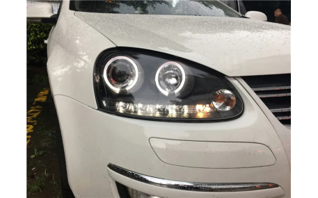Фары передние Volkswagen Golf 5