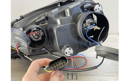 Фары передние Volkswagen Golf 5