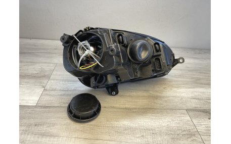 Фары передние Volkswagen Golf 5