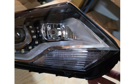 Фары передние Volkswagen Tiguan 2011-2016