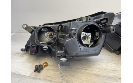 Фары передние Volkswagen Tiguan 2007-2011