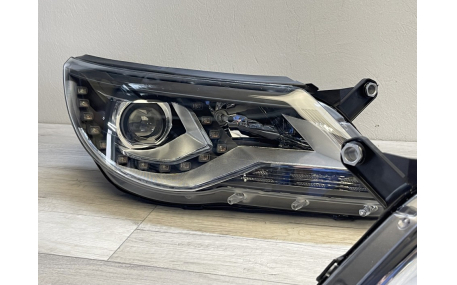 Фары передние Volkswagen Tiguan 2007-2011