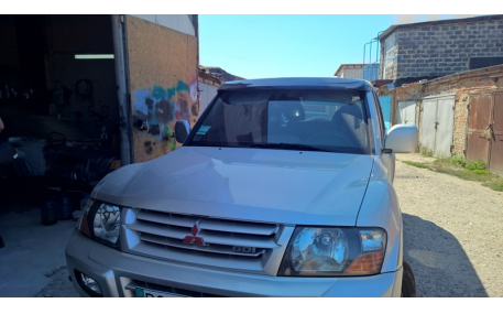 Козырек Mitsubishi Pajero Wagon