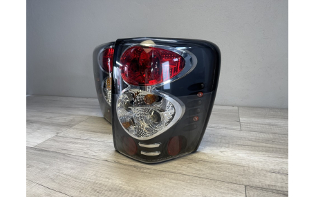 Фонари задние JEEP Grand Cherokee