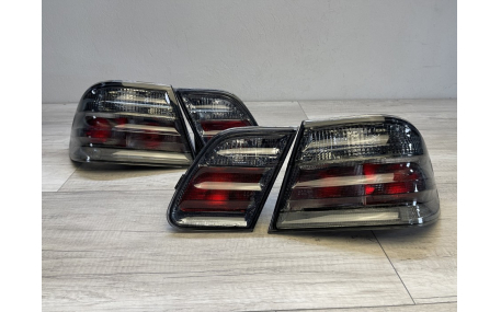 Фонари задние Mercedes E-class W210