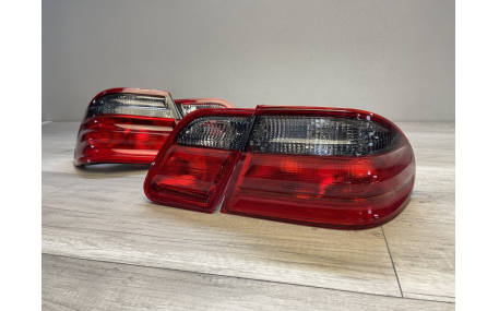 Фонари задние Mercedes E-class W210