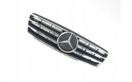 Решетка радиатора Mercedes C-class W203