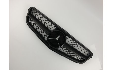 Решетка радиатора Mercedes C-class W204
