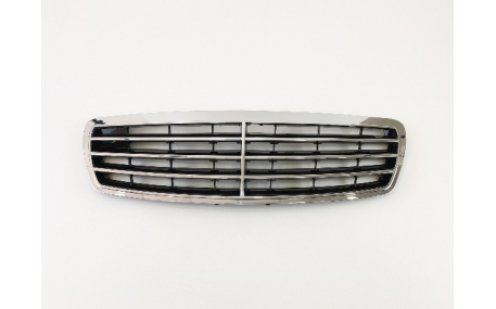 Решетка радиатора Mercedes E-class W211 2002-2006