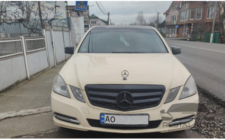 Решетка радиатора Mercedes E-class W212 2009-2013