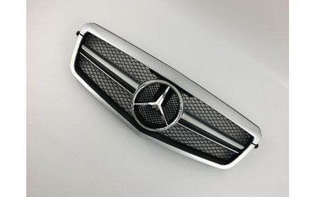 Решетка радиатора Mercedes E-class W212 2009-2013