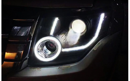 Фары передние Mitsubishi Pajero Wagon 4