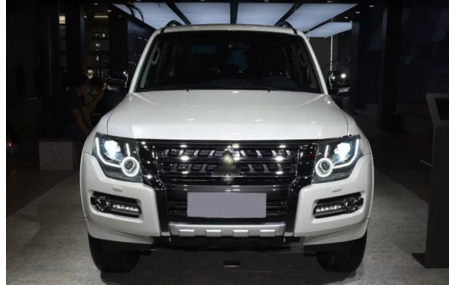 Фары передние Mitsubishi Pajero Wagon 4