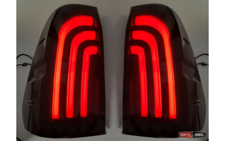 Фонари задние Toyota Hilux