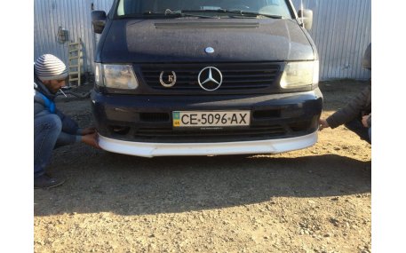 Накладка передняя Mercedes Vito W638