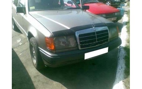 Дефлектор капота Mercedes E-class W124