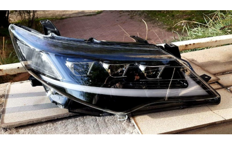 Фары передние Toyota Camry V50 USA