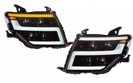 Фары передние Mitsubishi Pajero Wagon 4