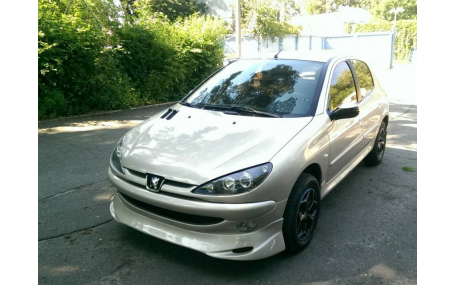 Накладка передняя Peugeot 206