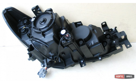 Фары передние Mazda 6