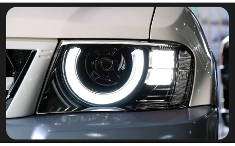 Фары передние Mitsubishi Pajero Wagon 3