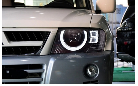 Фары передние Mitsubishi Pajero Wagon 3