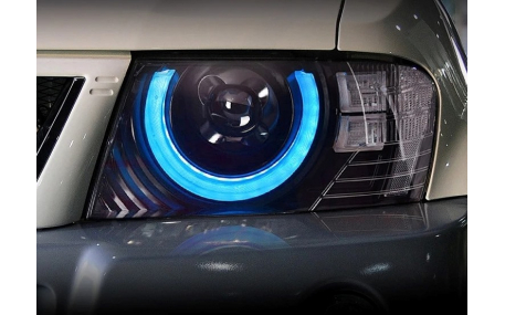 Фары передние Mitsubishi Pajero Wagon 3