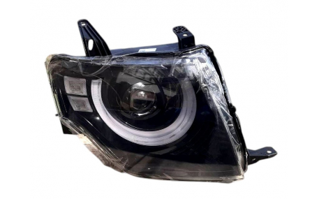 Фары передние Mitsubishi Pajero Wagon 4