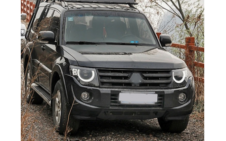 Фары передние Mitsubishi Pajero Wagon 4