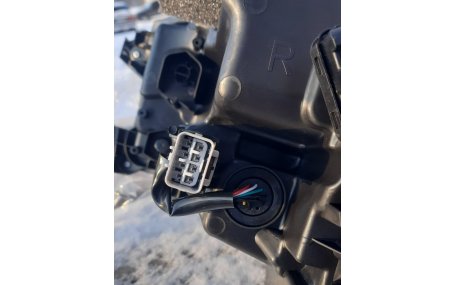 Фары передние Toyota Hilux 2021-2024