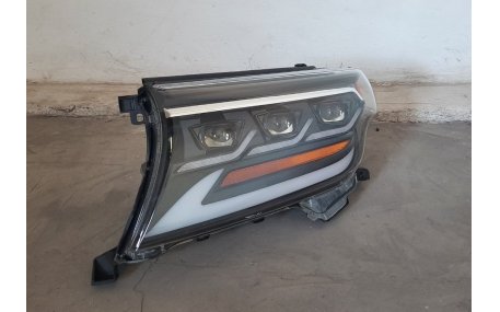 Фары передние Toyota Land Cruiser 200