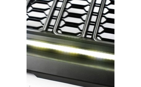 Решетка радиатора Jeep Wrangler JL