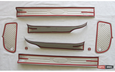 Накладки на пороги Toyota Land Cruiser 200