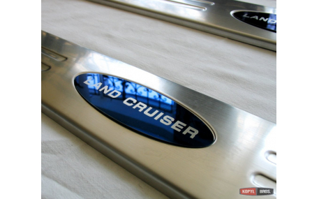 Накладки на пороги Toyota Land Cruiser 200