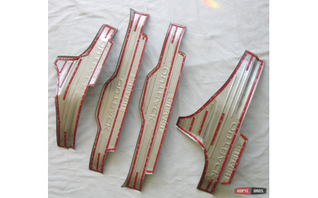 Накладки на пороги Subaru Outback