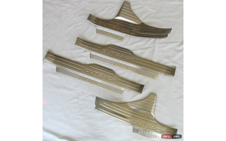 Накладки на пороги Subaru Outback