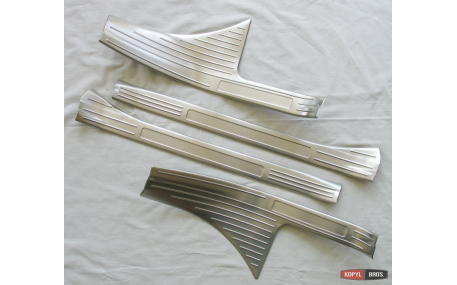 Накладки на пороги Subaru XV