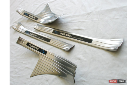 Накладки на пороги Subaru XV