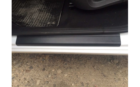 Накладки на пороги Volksqagen T4