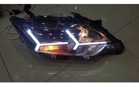 Фары передние Toyota Camry V55