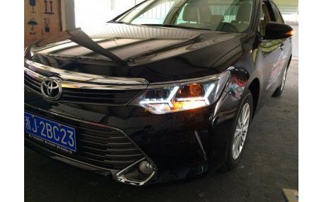 Фары передние Toyota Camry V55