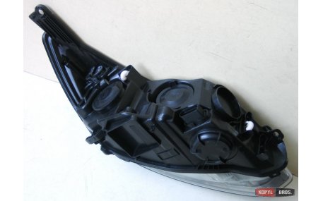 Фары передние Ford Focus MK3 2011-2014