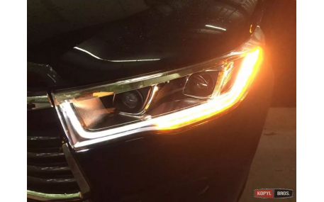 Фары передние Toyota Highlander 2014-2017