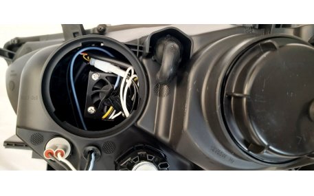 Фары передние Toyota Highlander