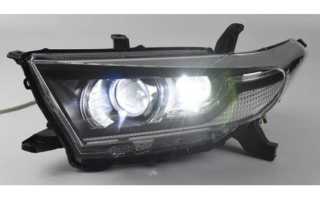Фары передние Toyota Highlander